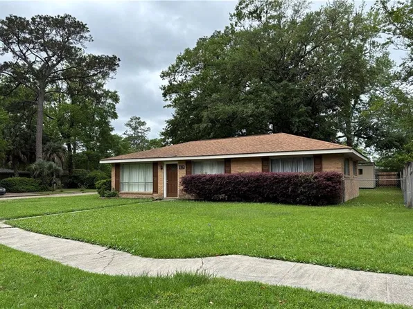 1565 Queens Dr, Slidell, LA 70458