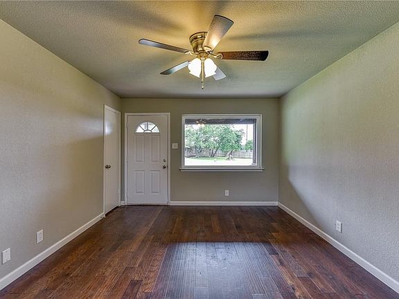5th image of 1212 Casey Ct