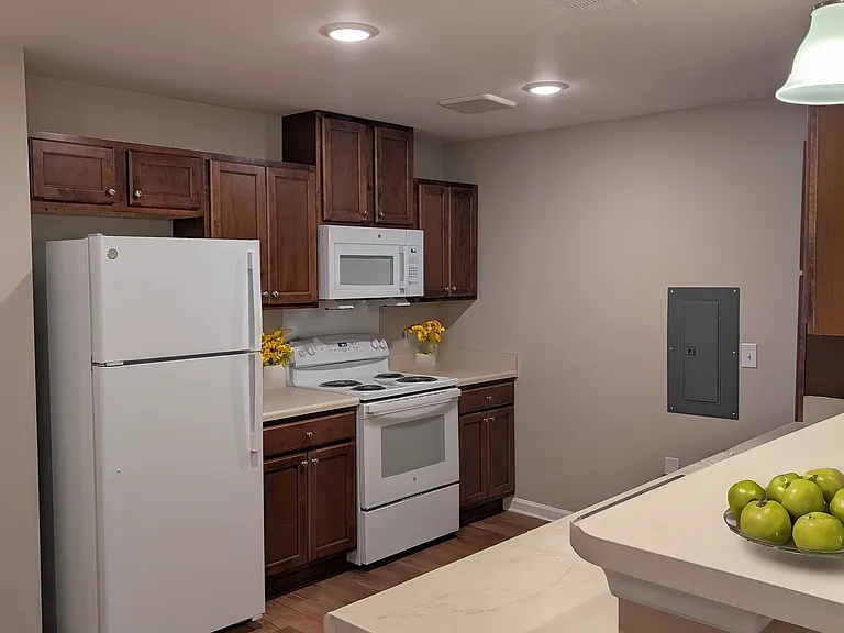 Hazel Park Apartments — Photo 7