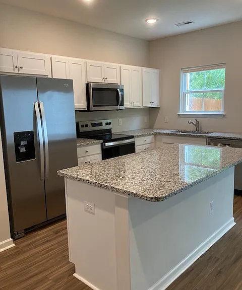 9044 Laurel Bay Ln — Photo 2