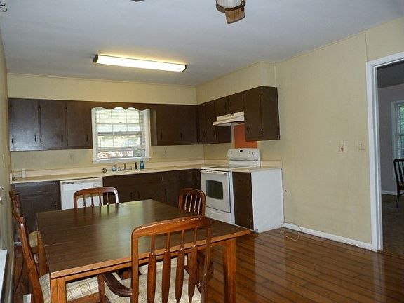 3rd image of 289 Westend St