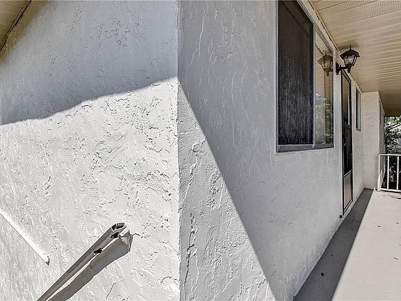 4th image of 1819 Bough Ave Unit 4