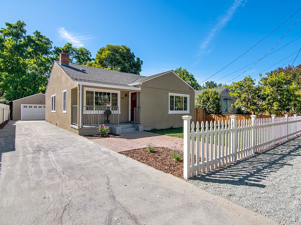 1st image of 651 18th Ave
