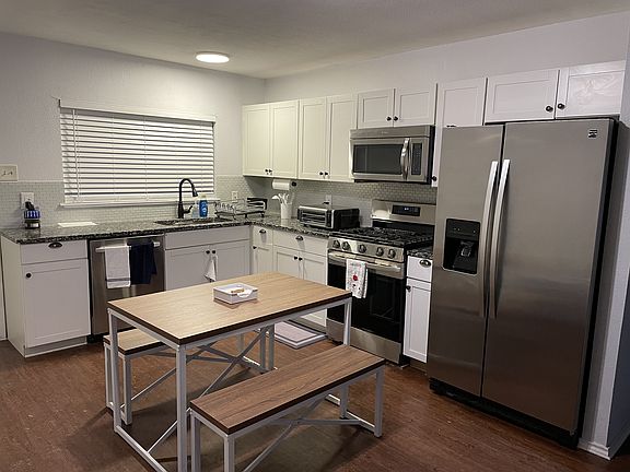 3rd image of 9283 Five Palms Dr