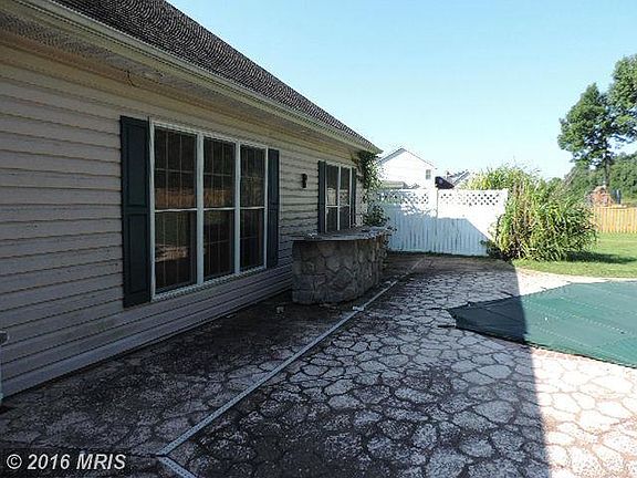 5th image of 110 Pondview Dr