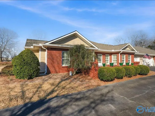 154 Valley Way Cir SE, Huntsville, AL 35802