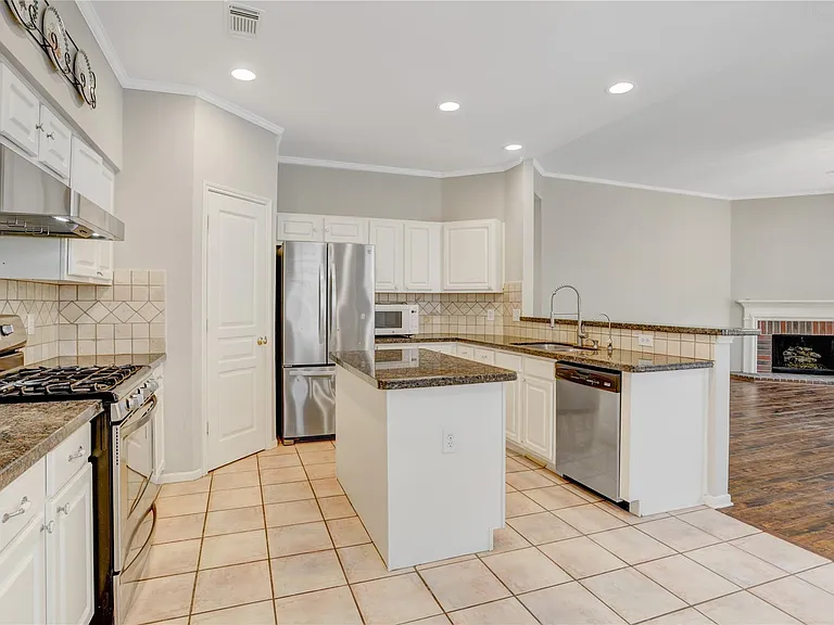 35 Tranquil Glade Pl — Photo 14