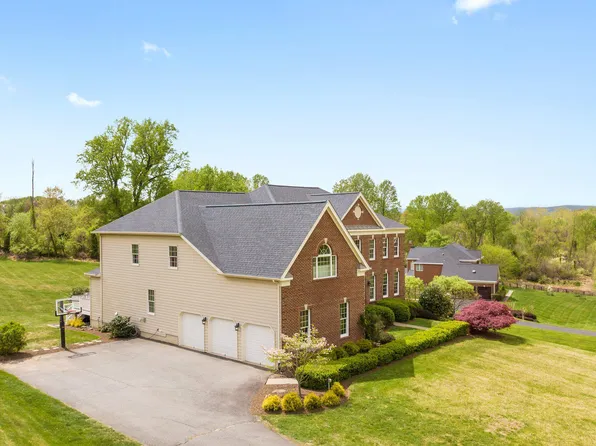 15081 Barlow Dr, Waterford, VA 20197