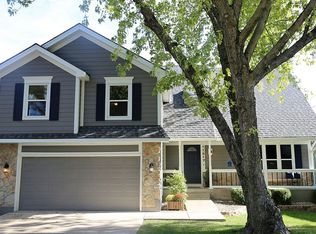 11517 S Parkwood Dr, Olathe, KS 66061