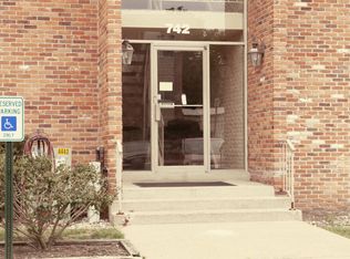 742 W Kilgore Rd APT 208, Kalamazoo, MI 49008