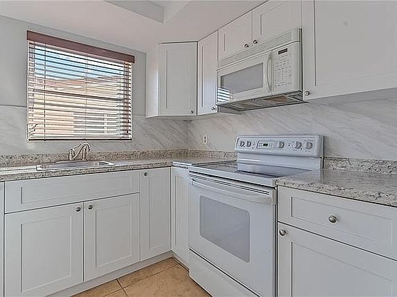 2nd image of 441 SE 1st Ave