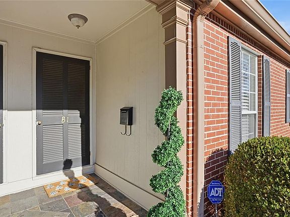 3rd image of 5375 Roswell Rd APT B1