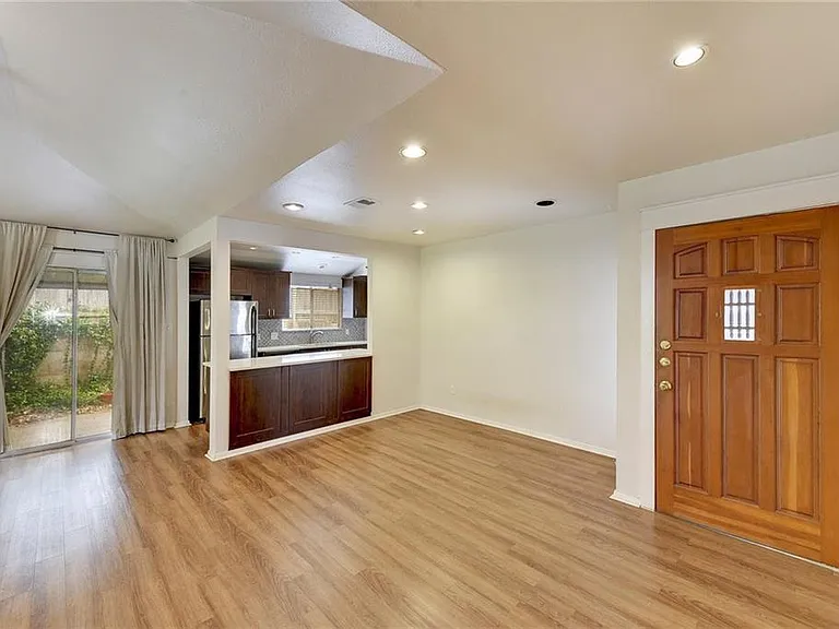 3404 S Oak Dr #A — Photo 3