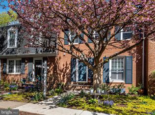 5271 Bradgen Ct, Springfield, VA 22151