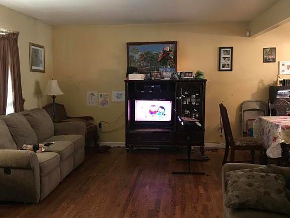 3rd image of 282 Lathrop Ave