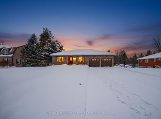 36 Nicholson Cres, Springwater, ON L9X 0G9