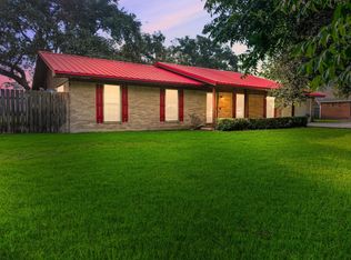 10922 Glenoaks St, Beaumont, TX 77705