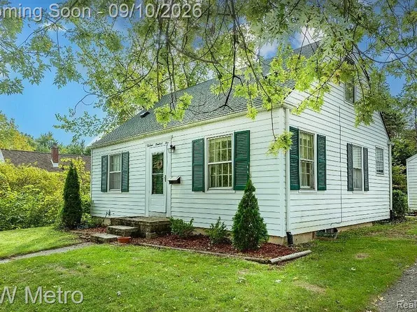 1305 Collegewood St, Ypsilanti, MI 48197