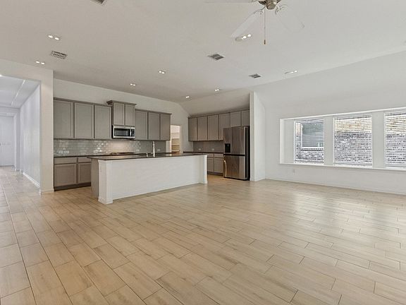 4th image of 1626 Hope Ln