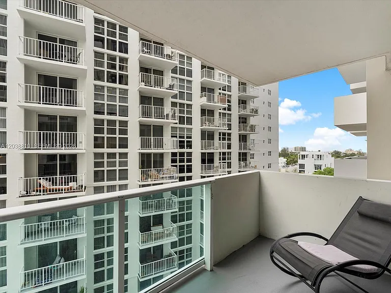 1200 West Ave #823 — Photo 21