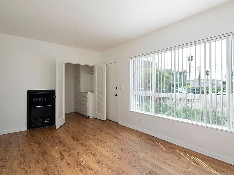 Herschel Apartments — Photo 4