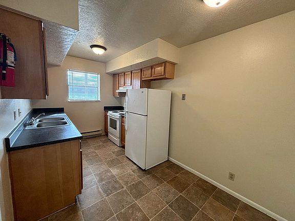 3rd image of 401 Espanola St SE APT 201