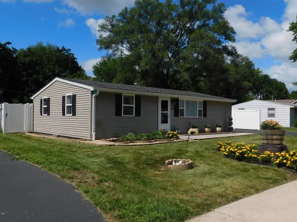 7614 Cadet Rd, Machesney Park, IL 61115