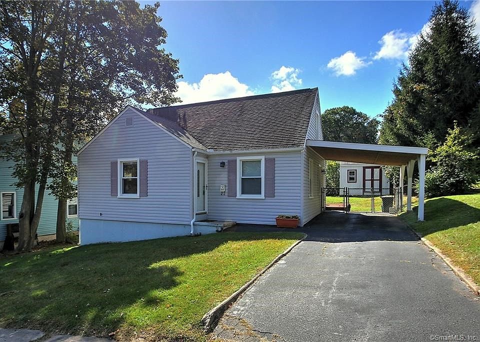 Walk to the beach from this adorable two bedroom West Shore Cape!