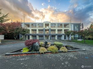 131 8th Ln APT 8, Kirkland, WA 98033