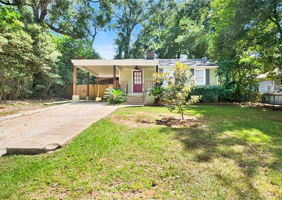 312 Pineview Ln W