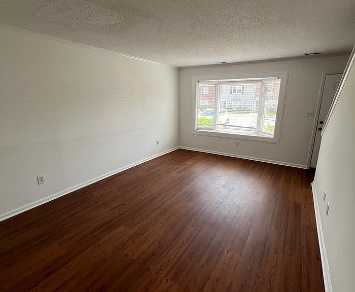 104 Dominion Ct — Photo 3