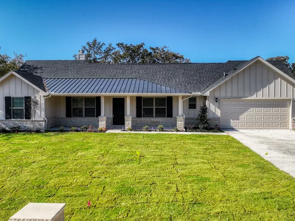 112 Sedona Creek Ct, Poolville, TX 76487