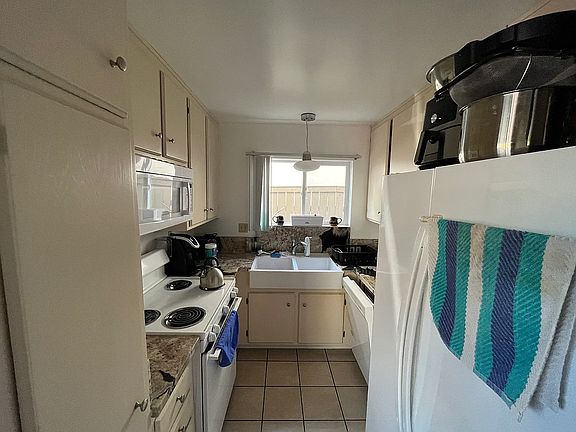5th image of 4819 Santa Cruz Ave