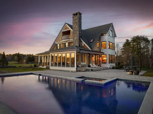 74 SADDLE TRAIL Drive, Dover, NH 03820