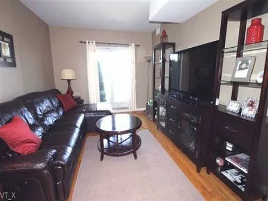 Sold by Bergen Basin Real Estate | media 18