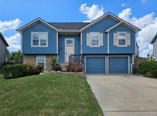 10220 N Lewis Ave, Kansas City, MO 64157