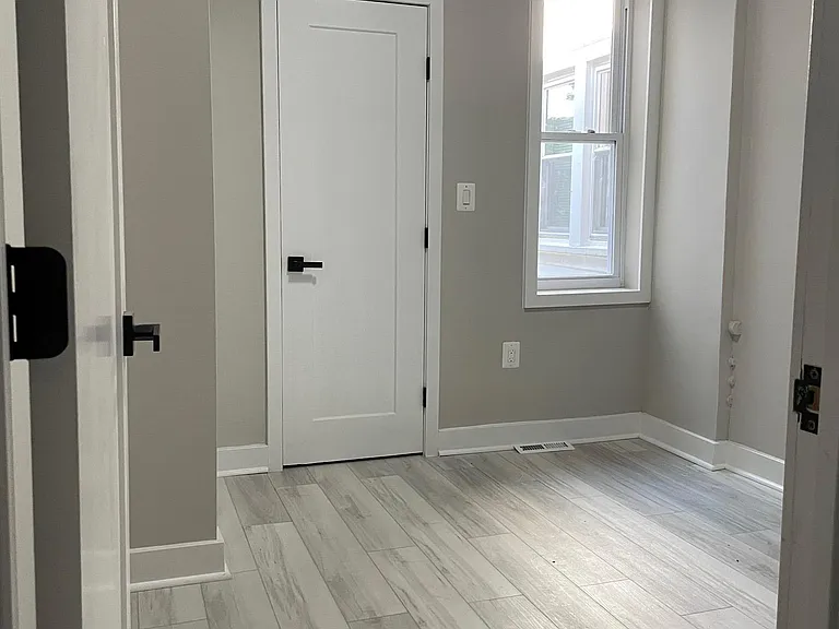 536 Madison St NW — Photo 11
