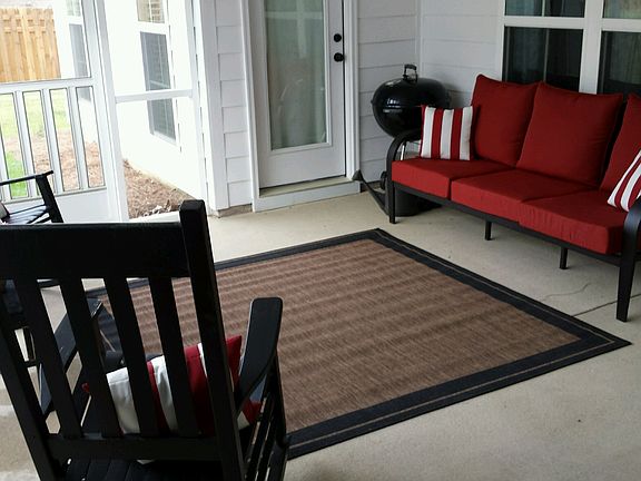  Large screened back porch