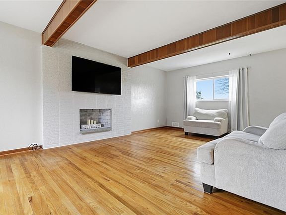 2nd image of 203 Clover Dr