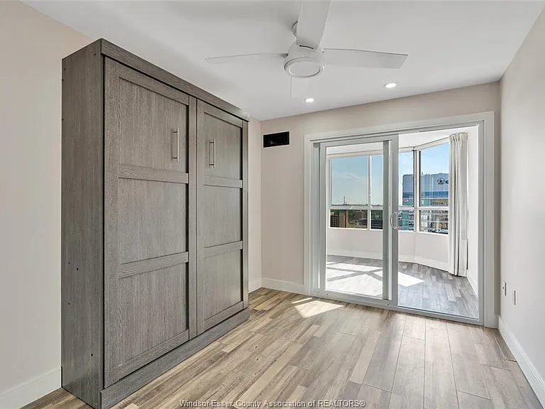 75 Riverside Dr E #1902 — Photo 17