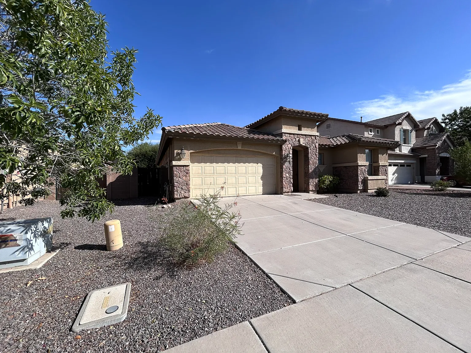 4 bed, 2086 sqft, $2,450 — Photo 3