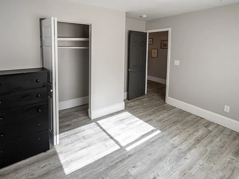 2881 Sylvan Rd #D — Photo 12