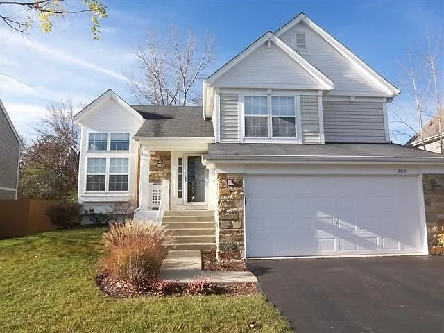 305 Lexington Ln photo 1