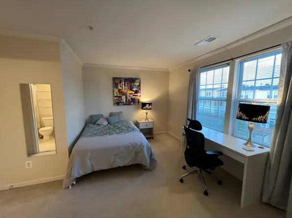 3555 Ellery Cir, Falls Church, VA 22041