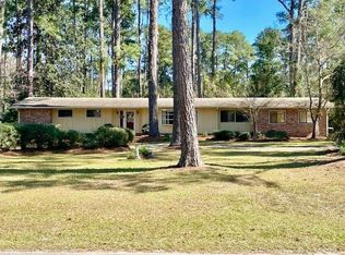 2415 Meadowbrook Dr, Valdosta, GA 31602