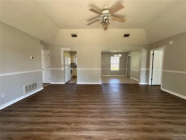 6626 Woodside Ct E — Photo 2