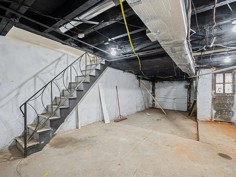 1623 S Lindenwood St — Photo 3