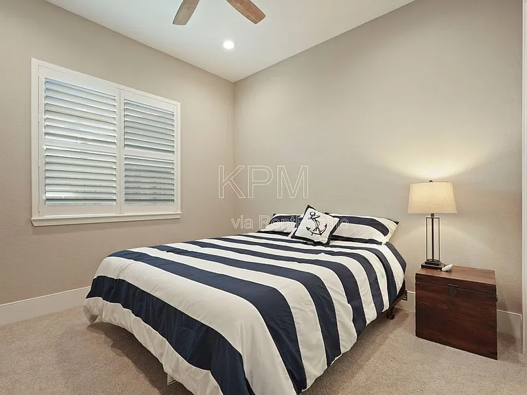 2933 Valencia St — Photo 39