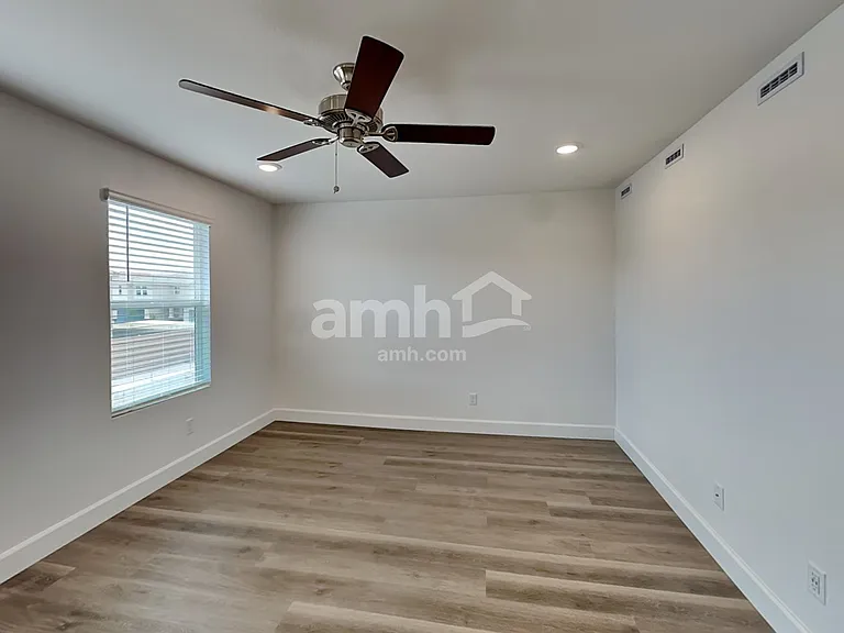 6459 Rush Ave — Photo 10