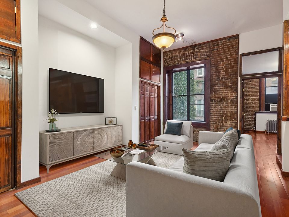 1st image of 140 W 75th St APT 7
